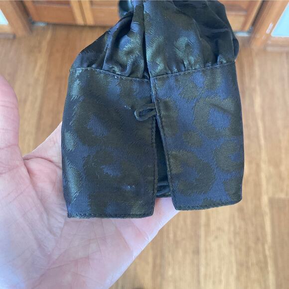 BCBGMAXAZRIA Green Animal Print Silk Blend Blouse, Size XXS - Picture 3 of 7